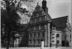 Altes Landgericht vom Niederwall aus gesehen Altes Landgericht vom Niederwall aus gesehen